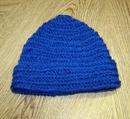 My first naalbound hat using my oak needle
